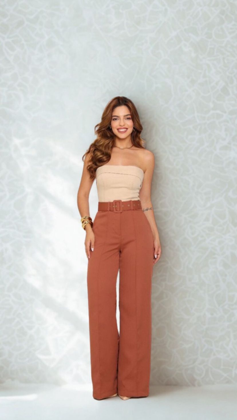 Calça pantalona com cinto
